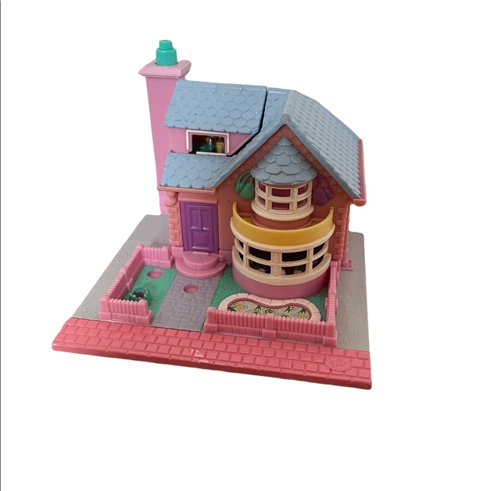 Bluebird vintage Polly Pocket 4 in toy house
